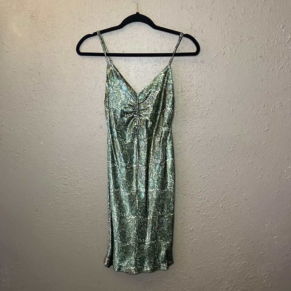 Beautiful green print Zara dress, never worn! Size small